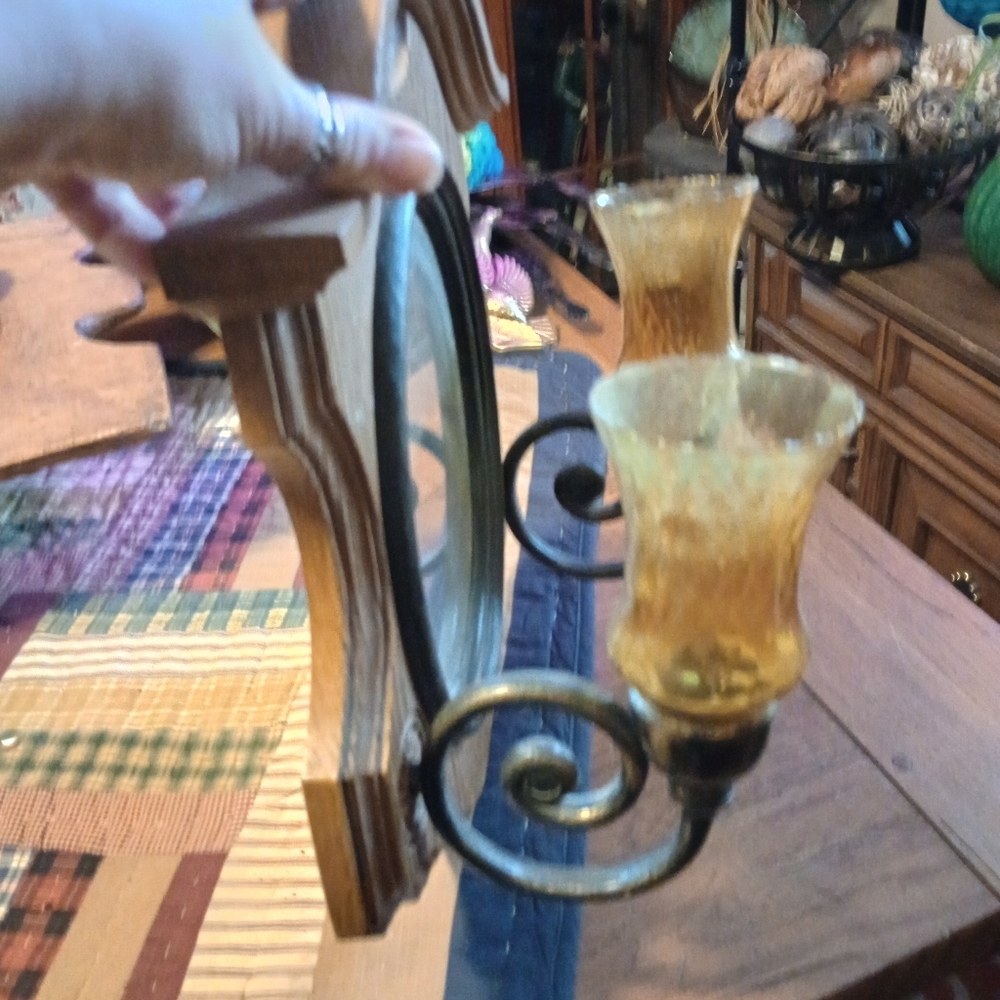 Vintage Syroco Wall Mirror with Amber Glass Sconces - Picture 3 of 7